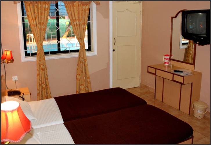 Amigo Plaza Hotel