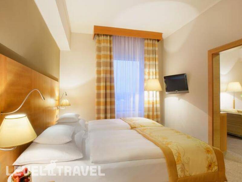 Фотография International Hotel
