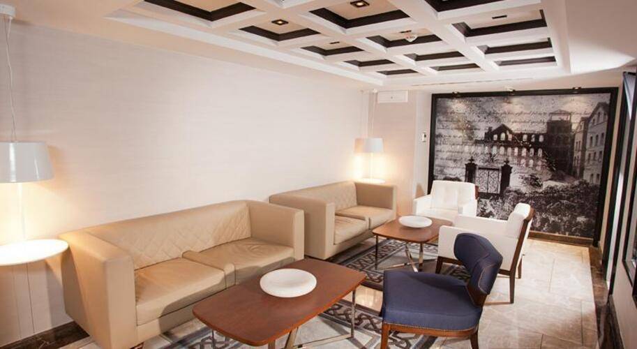 La Villa Hotel