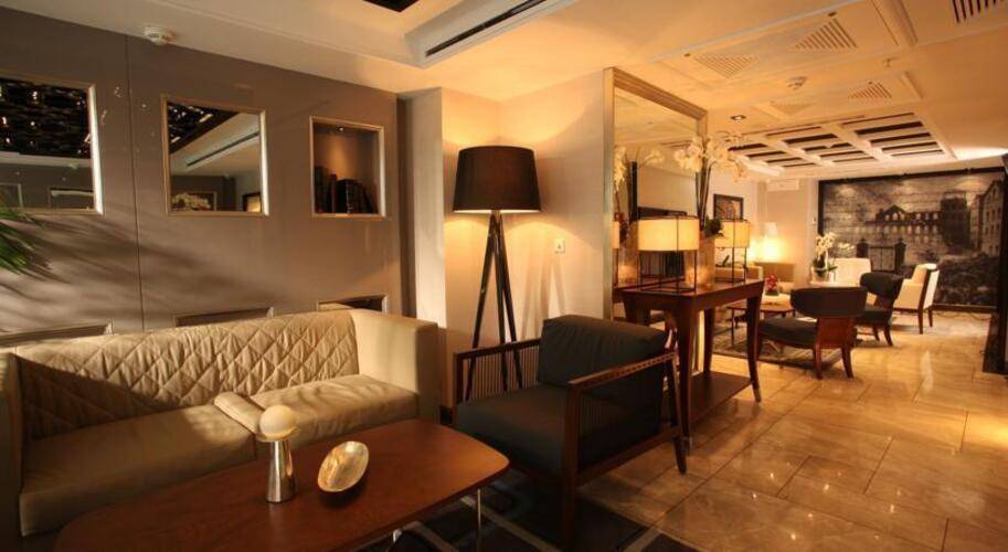 La Villa Hotel