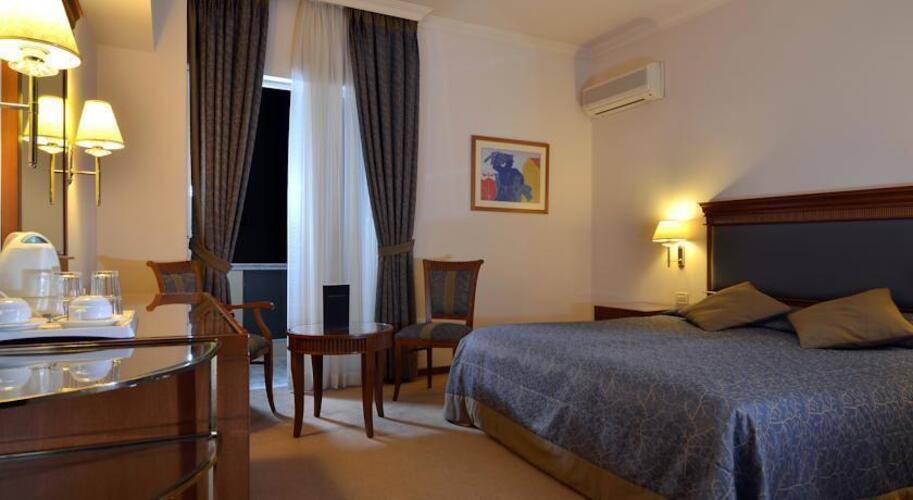 Athens Atrium Hotel & Jacuzzi Suites