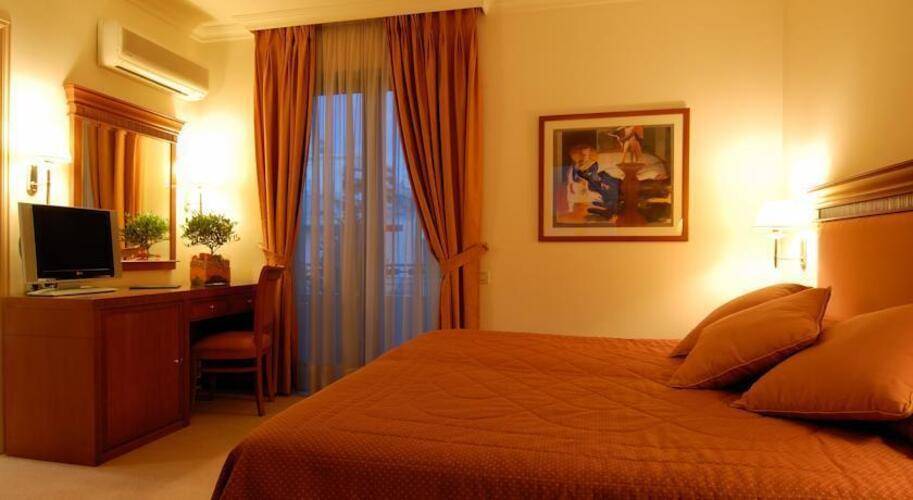 Athens Atrium Hotel & Jacuzzi Suites