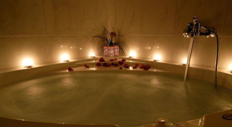 Athens Atrium Hotel & Jacuzzi Suites