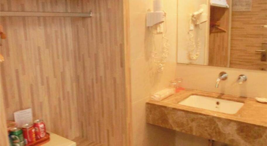Baiyun City Hotel