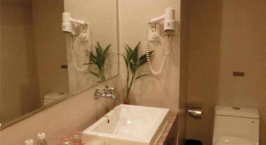 Baiyun City Hotel