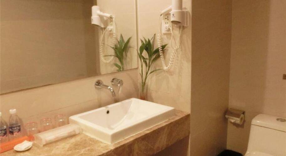 Baiyun City Hotel