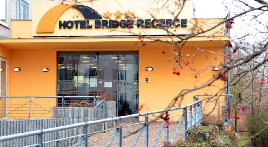 Bridge Hotel