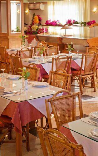 Dedalos Beach Hotel