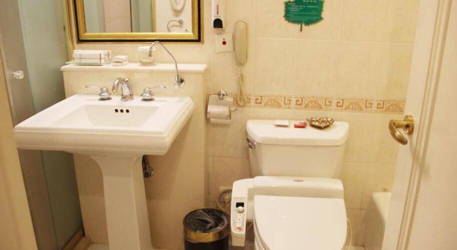 The Seagull On The Bund Hotel