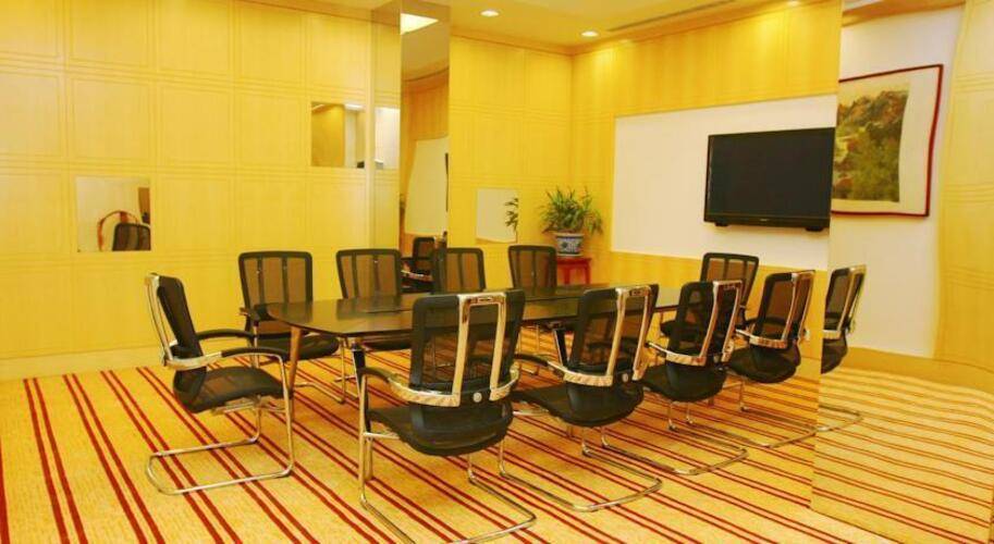Poly Plaza Hotel