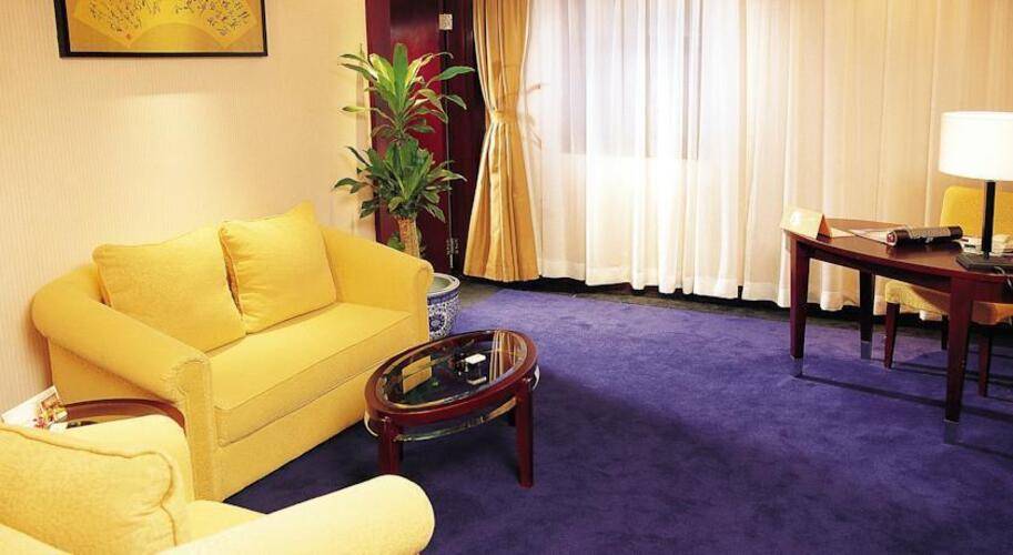 Poly Plaza Hotel