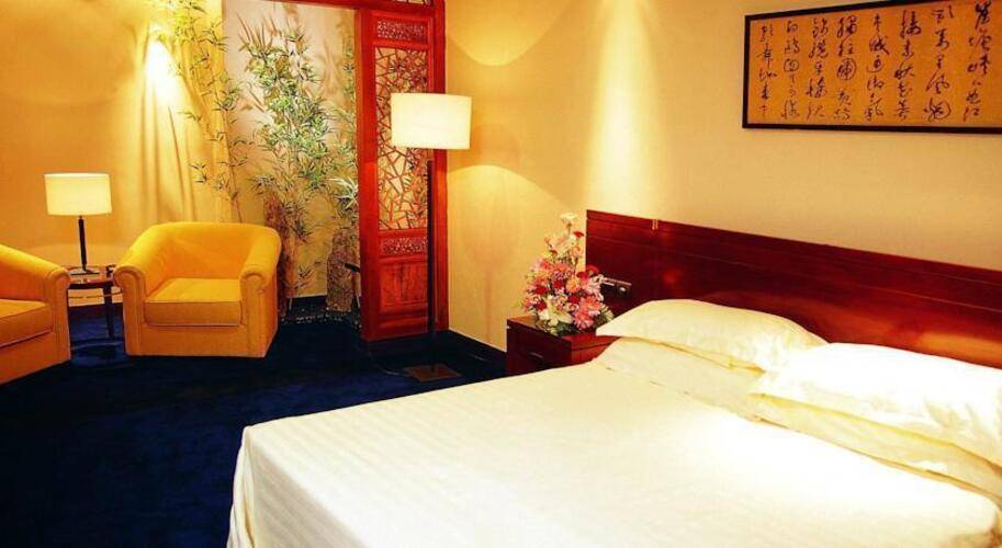 Poly Plaza Hotel