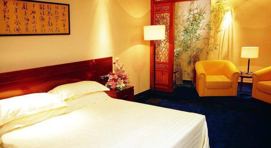 Poly Plaza Hotel