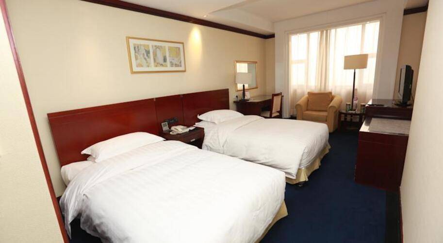 Poly Plaza Hotel