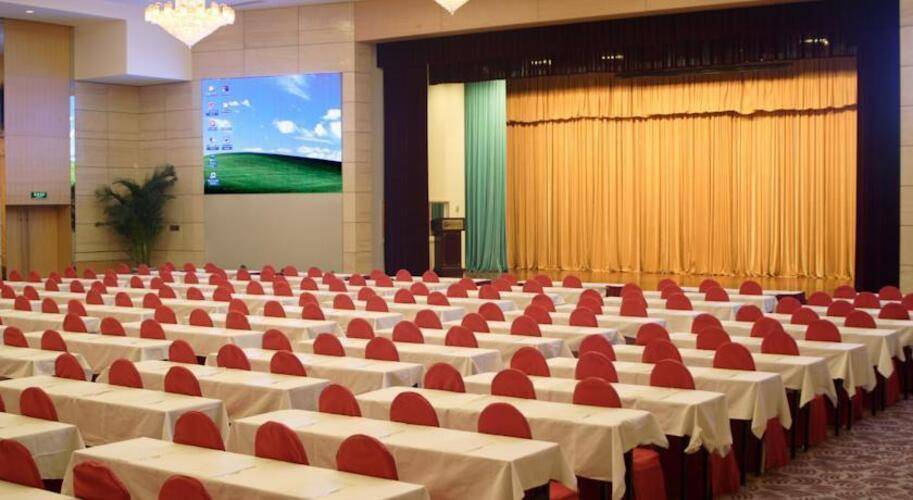 Poly Plaza Hotel