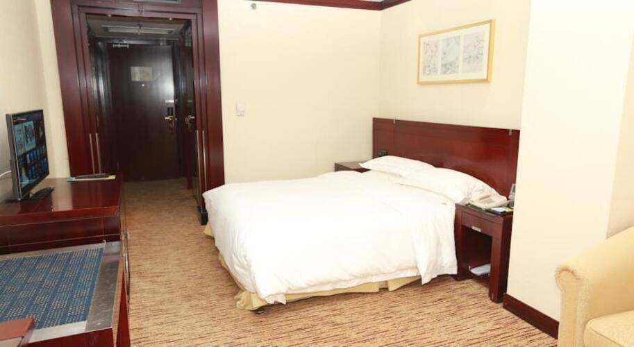 Poly Plaza Hotel