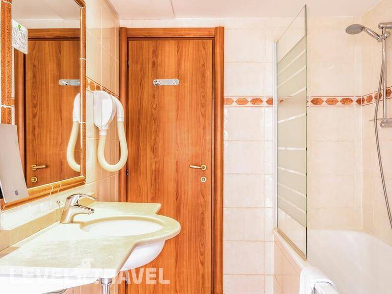 Фотография Univers Hotel