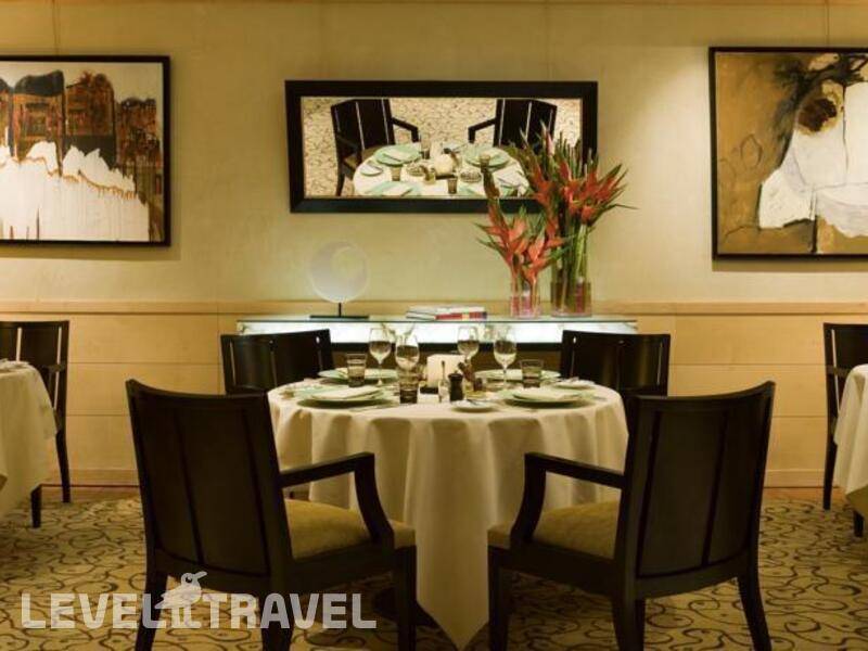 Фотография Warwick Champs Elysees Hotel Фотография Warwick Champs Elysees Hotel