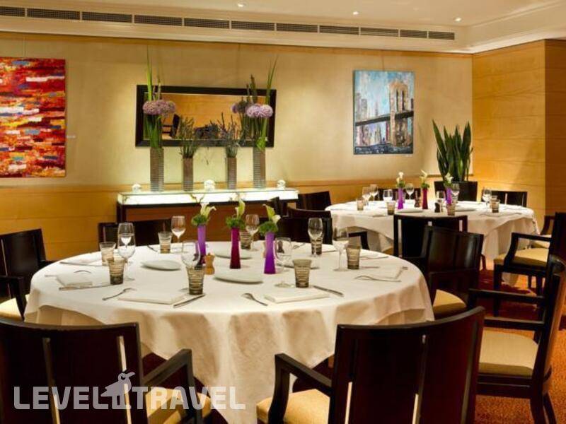 Фотография Warwick Champs Elysees Hotel