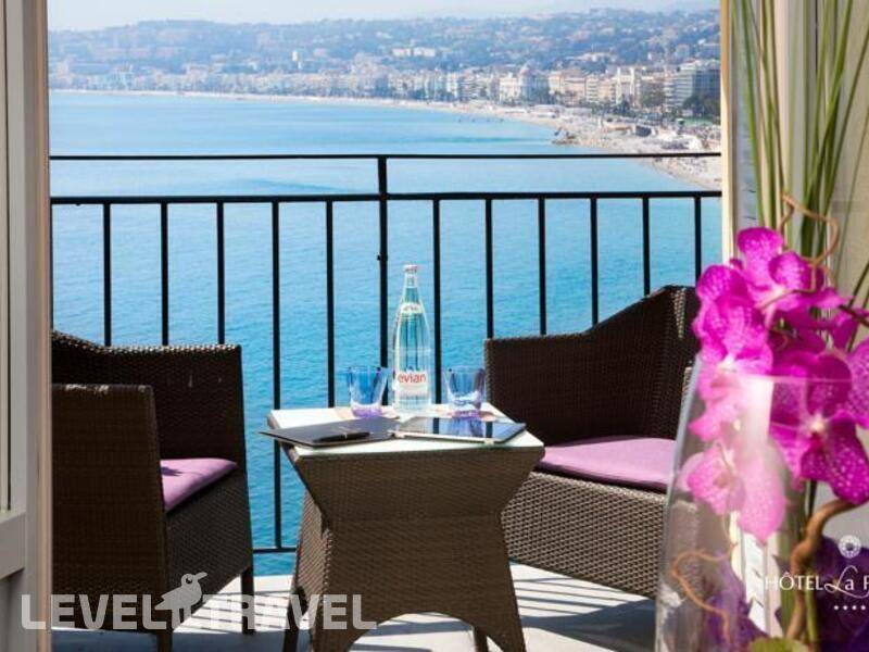 Фотография La Perouse Hotel