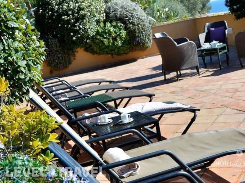 Фотография La Perouse Hotel