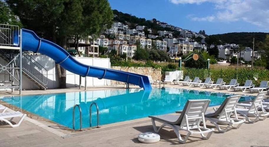 Chronos Beach Hotel