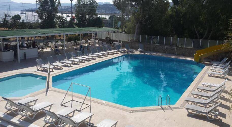 Chronos Beach Hotel