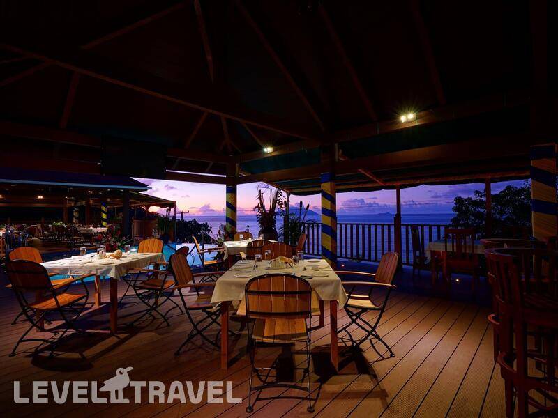 Фотография Treasure Cove Hotel