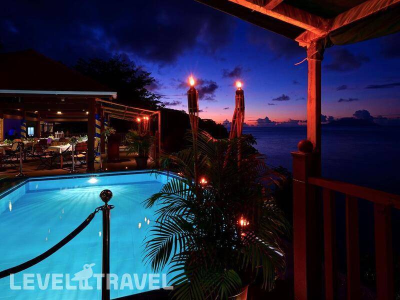 Фотография Treasure Cove Hotel