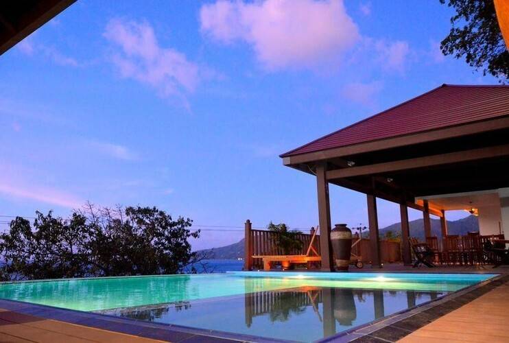 Treasure Cove Hotel
