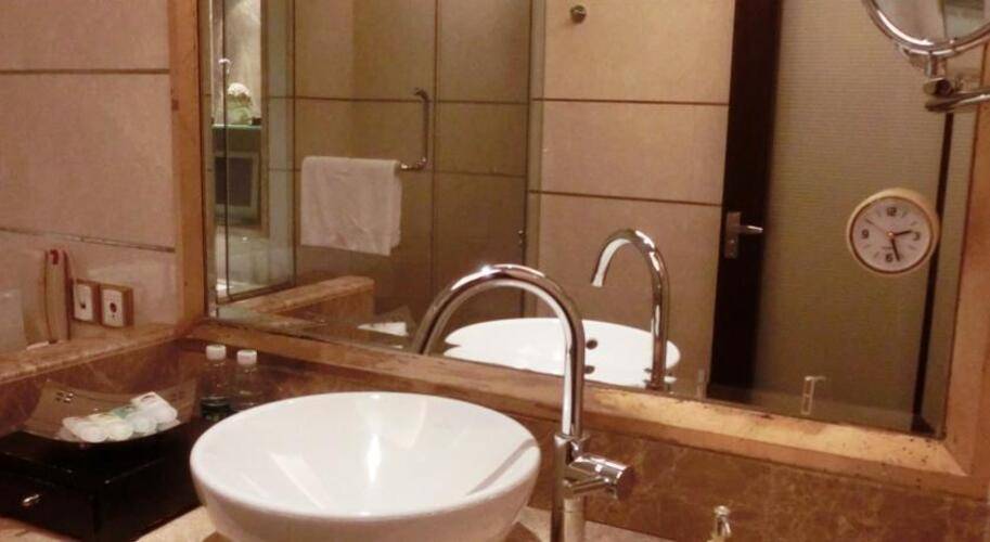 Royal Mediterranean Hotel