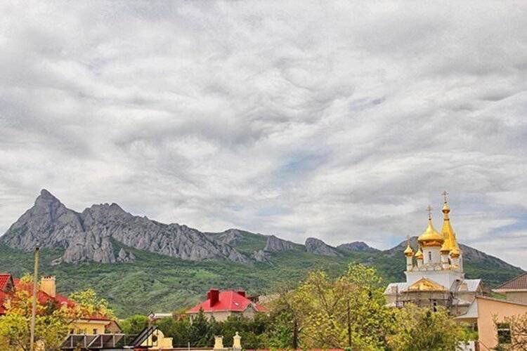 Отель Лето