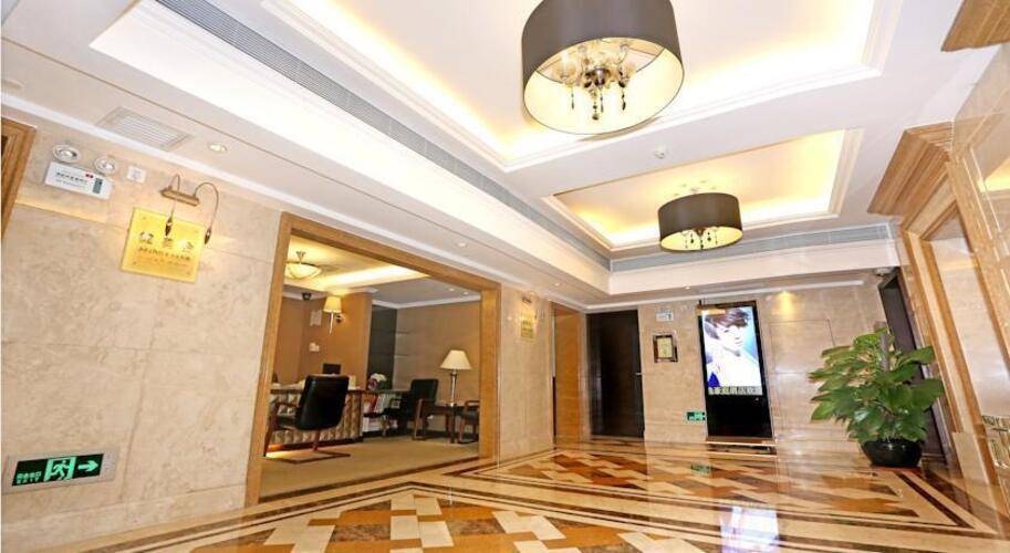 Grand Palace Hotel