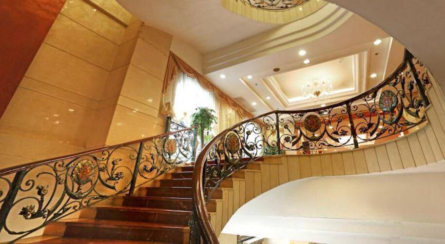 Grand Palace Hotel