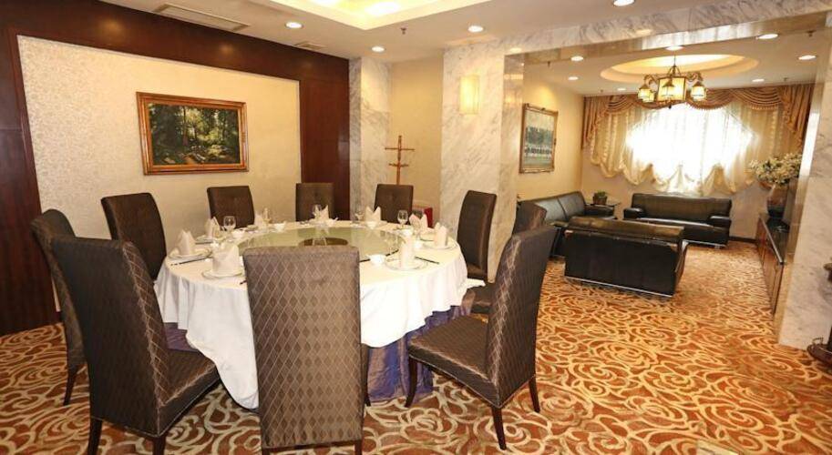 Grand Palace Hotel