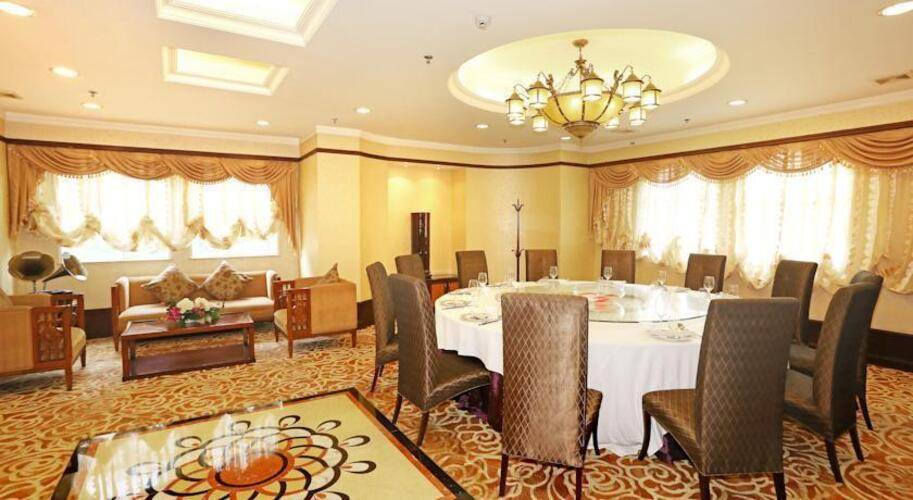 Grand Palace Hotel