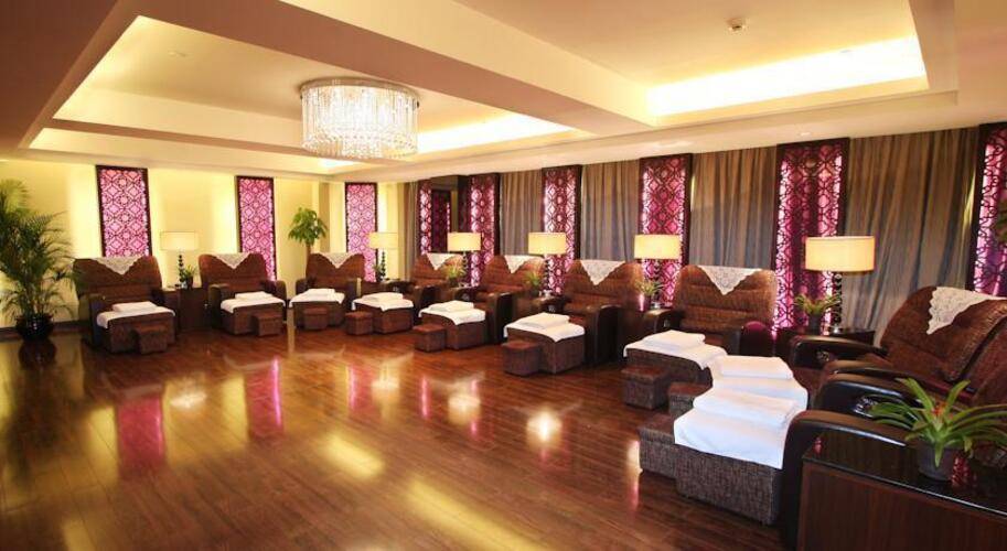 Grand Palace Hotel
