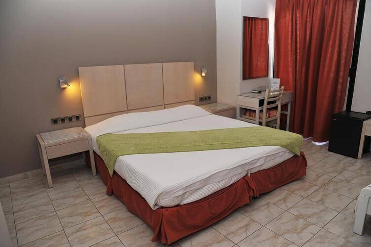 Plaza Hotel Loutraki