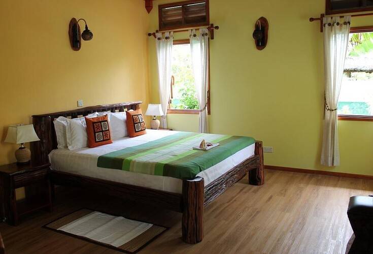 La Digue Holiday Villa