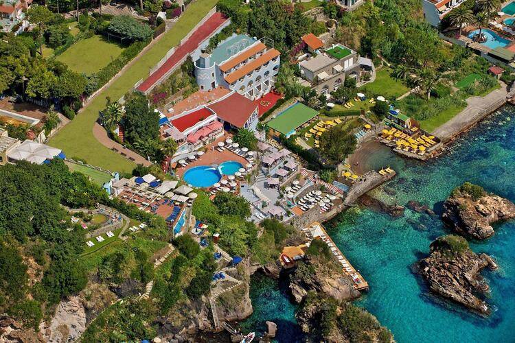 Hotel Delfini Terme & Beauty 4★, Искья-Порто