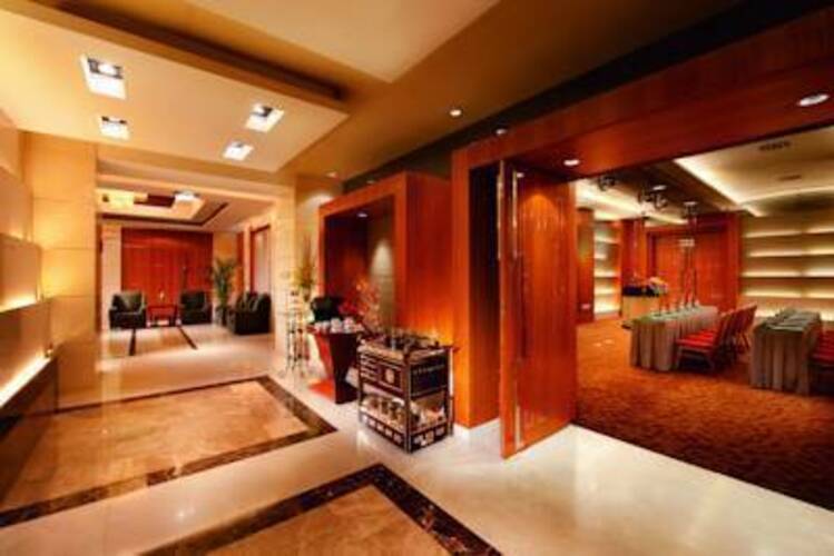 Sunworld Dynasty Hotel