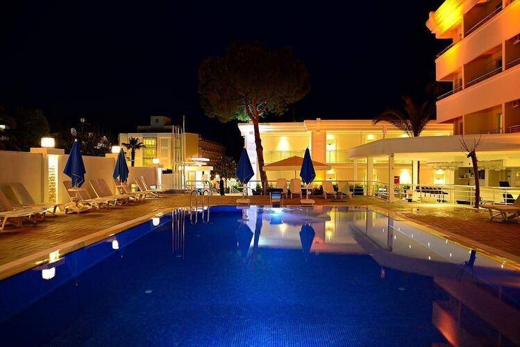 Banu Hotel