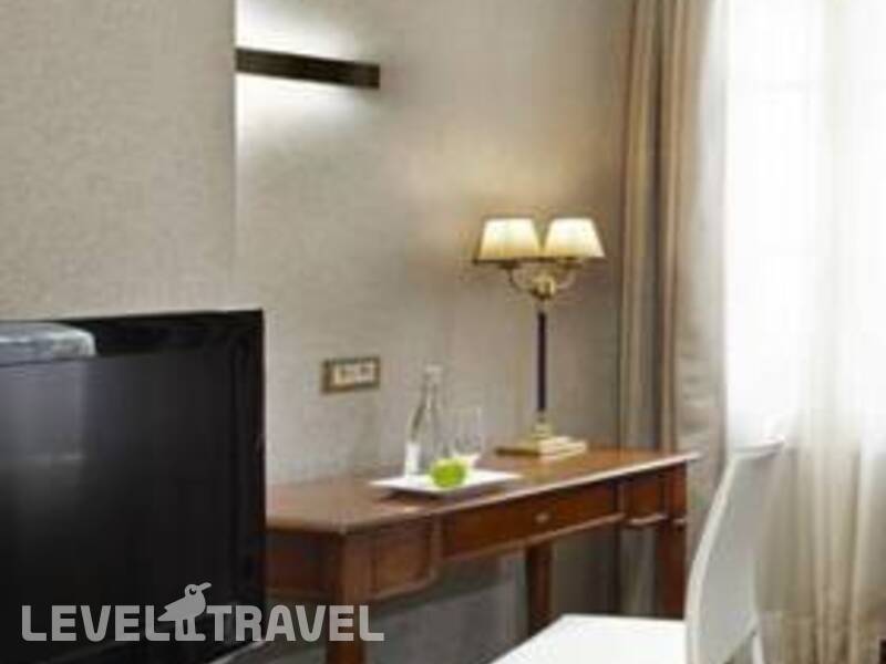 Фотография Melia Paris Notre-Dame (Ex.Melia Colbert Hotel)