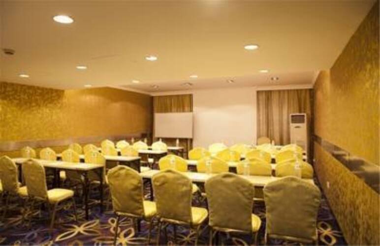 Days Hotel Frontier Pudong