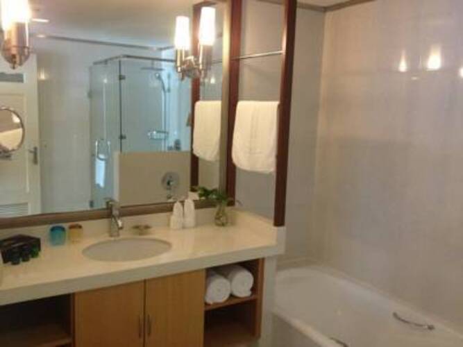Days Hotel Frontier Pudong