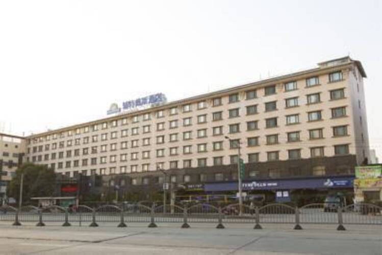 Days Hotel Frontier Pudong