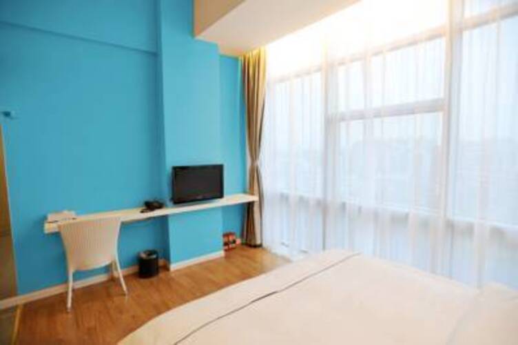 Spring Time Hotel
