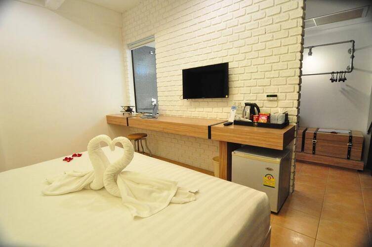 Forty Winks Phuket Hotel