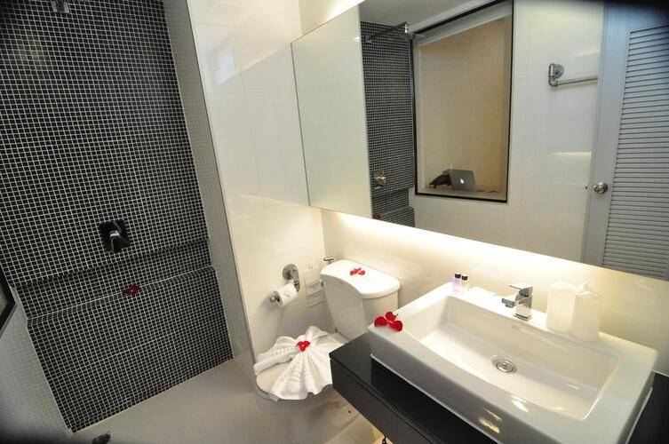 Forty Winks Phuket Hotel