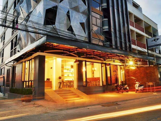 Forty Winks Phuket Hotel